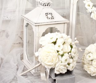 Rose Bouquet with Pearls - Cream